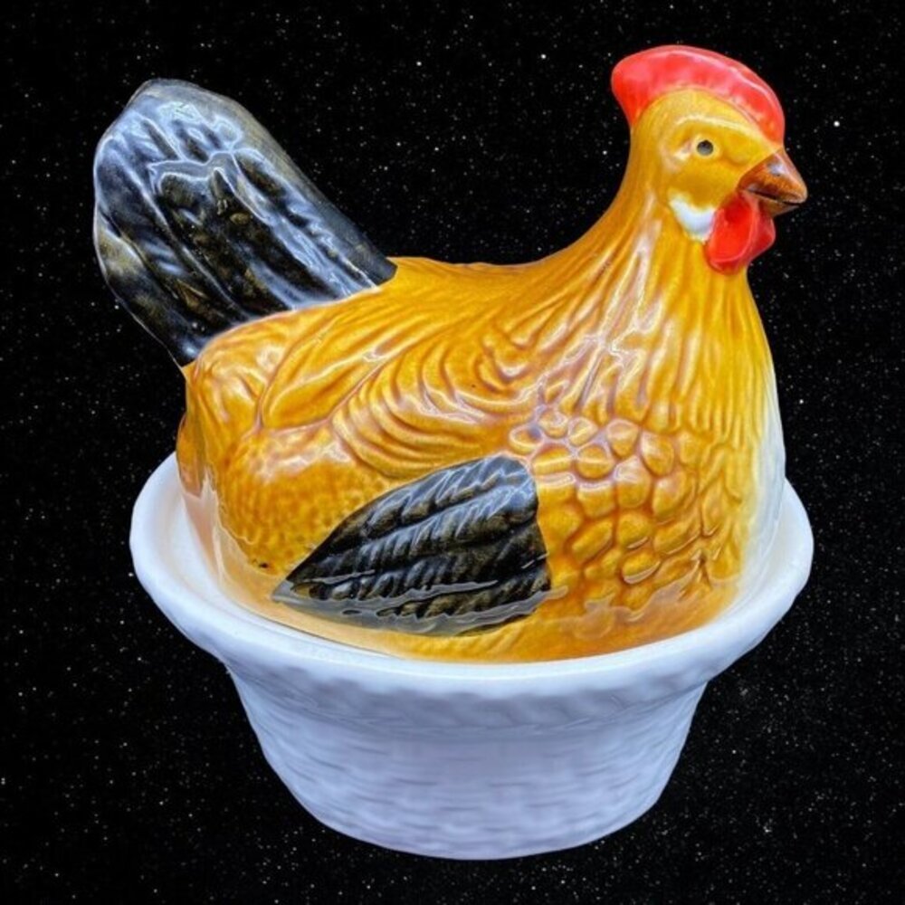Vintage Olfaire Majolica Hen Sitting On Basket Made In Portugal 7”T 7.5”W